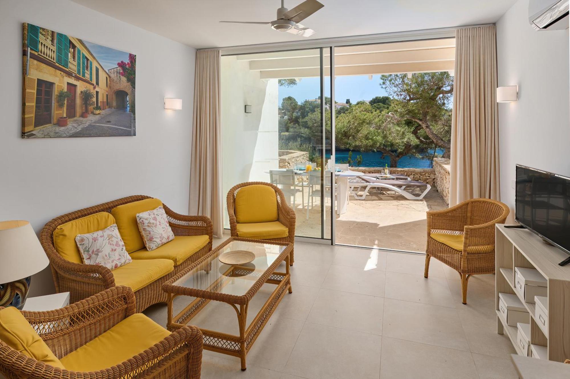 Waterfront Apartment 'Maria'. Pool. Wifi Santanyi Exterior photo
