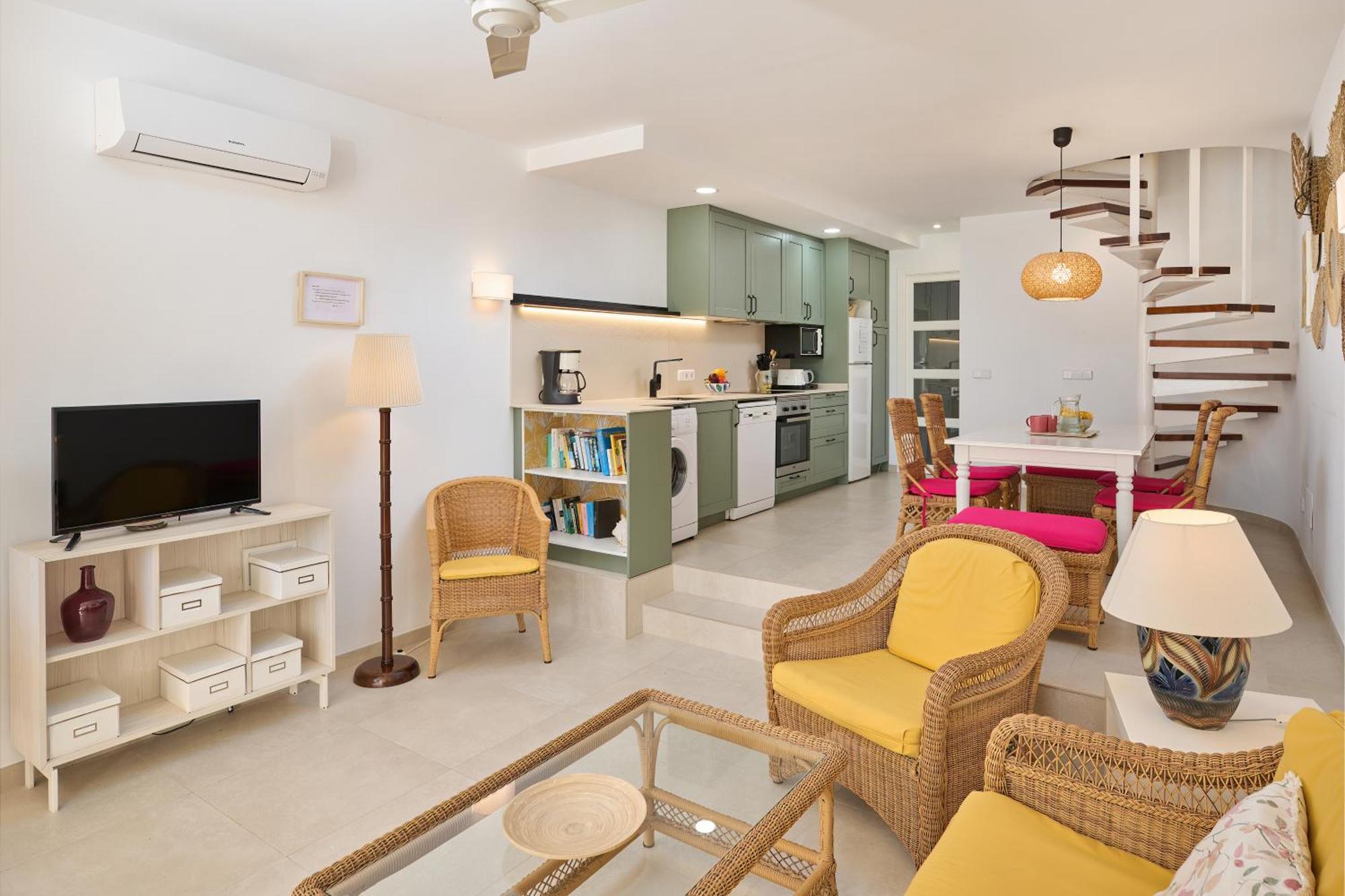 Waterfront Apartment 'Maria'. Pool. Wifi Santanyi Exterior photo